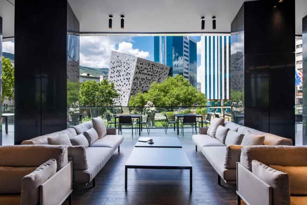 پولمن اکسس تاورز (Pullman Axis Towers)