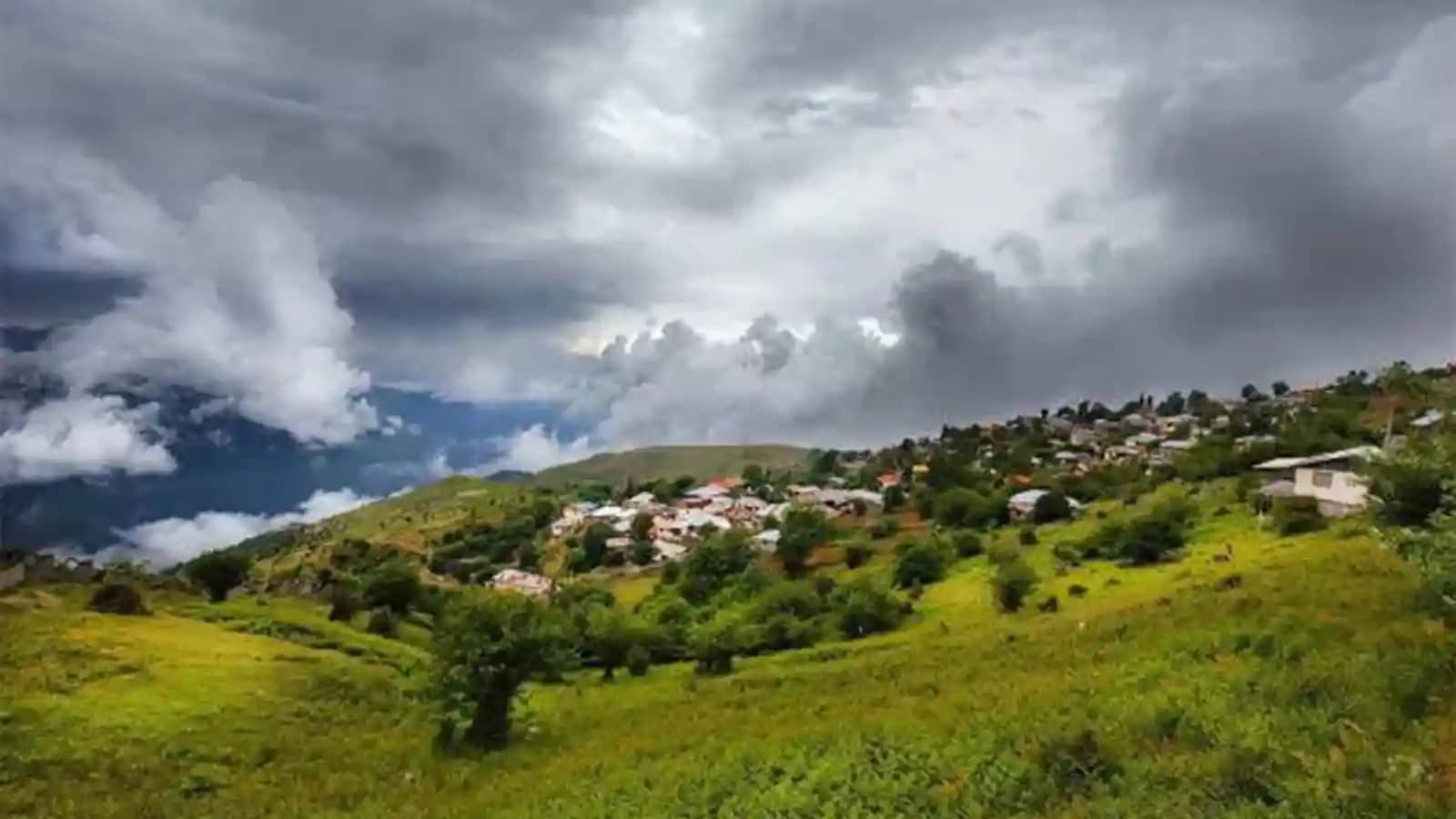 سفر به فیلبند؛ قدم زدن روی ابرها در بام مازندران