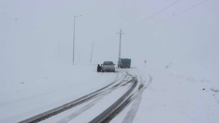 بارش برف و باران در جاده‌های ۹ استان کشور