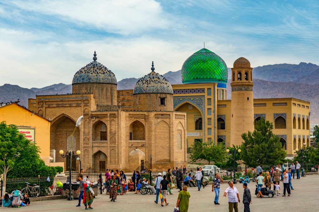 لغو روادید بین ایران و تاجیکستان/ پرواز اما کم و گران است