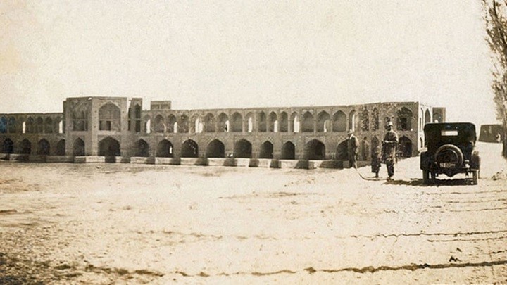 تاریخچه سی و سه پل اصفهان