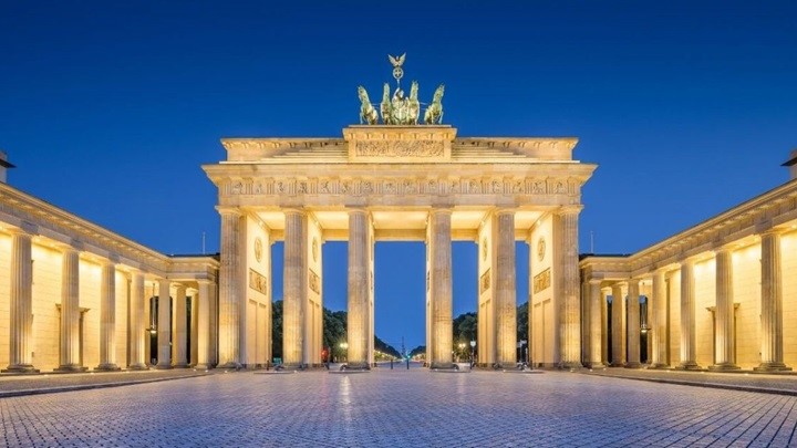 دروازه براندنبورگ: دروازهای به تاریخ و فرهنگ